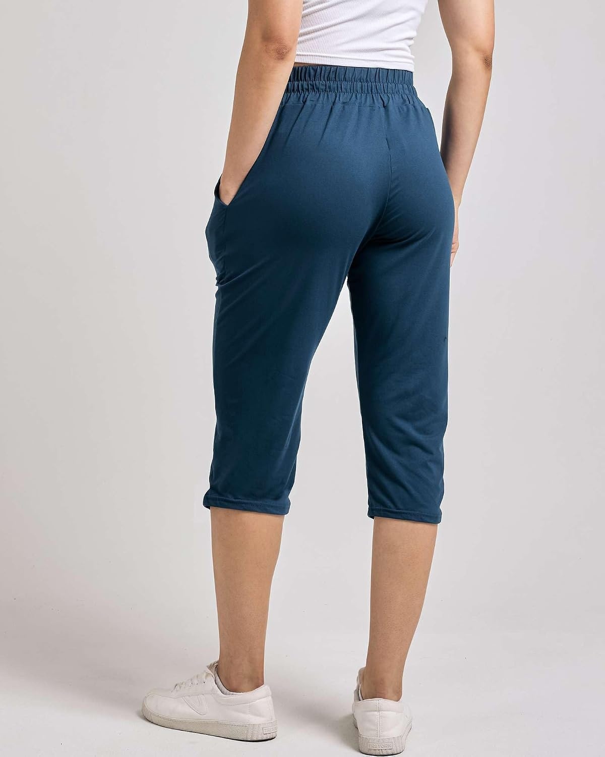 image:image3 Pack Womens Capri Pants Athletic Casual Sweatpants Summer Yoga PocketsSet 1